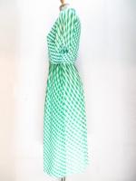 幾何学メッシュ柄ワンピース(グリーンxライトグリーンxホワイト)