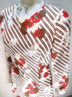 斜めボーダー&花柄ワンピース(オフホワイト&ブラウンxレッド&グリーン)