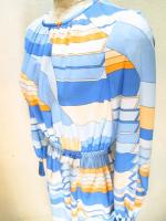 幾何学柄ワンピース(ライトブルーxオレンジxホワイト)