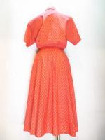 幾何学柄ワンピース(レッドxダークグリーン&イエロー)