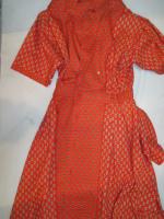 幾何学柄ワンピース(レッドxダークグリーン&イエロー)