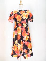 花柄ワンピース(ブラックxオレンジ&ライトオレンジ&ベージュ)