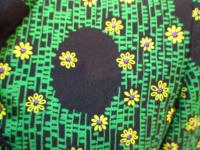 ドット&花柄ワンピース(ブラックxグリーン&イエロー&パープル)