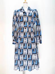 幾何学柄ワンピース(ブラックxホワイトxライトブルー)